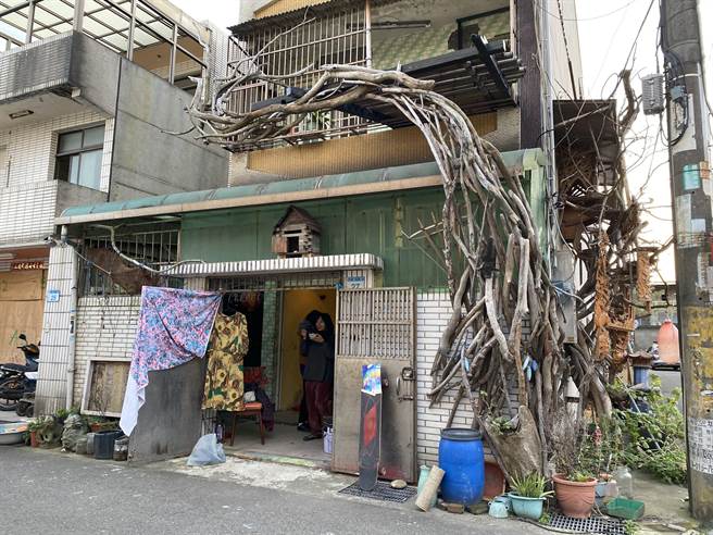 鬧熱工作室敞開工作室大門開設「敢愛就來冬末迎春兔兔平安鬧市集」，今起至29日中午結束。（蔡明亘攝）