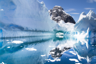 南極巨大冰山崩離 面積相當於大倫敦地區