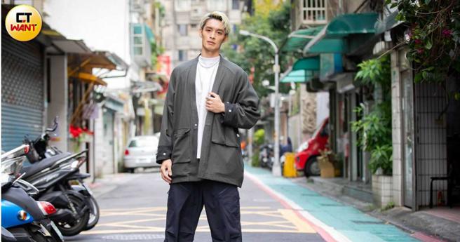 自認長輩運好的曹佑寧，比起同輩更擅長與哥哥姐姐相處。（圖／侯世駿攝）