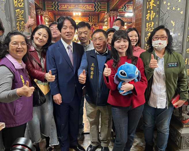 副總統、民進黨主席賴清德（左三）、民進黨立委高嘉瑜（右二）。（圖／取自高嘉瑜臉書）