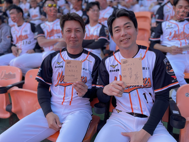 統一獅總教練林岳平（右）、首席教練高志綱。（毛琬婷攝）
