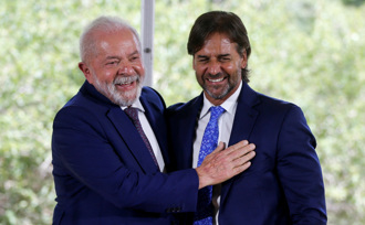 巴西總統訪烏拉圭  勸阻拉卡耶與陸談貿易協定