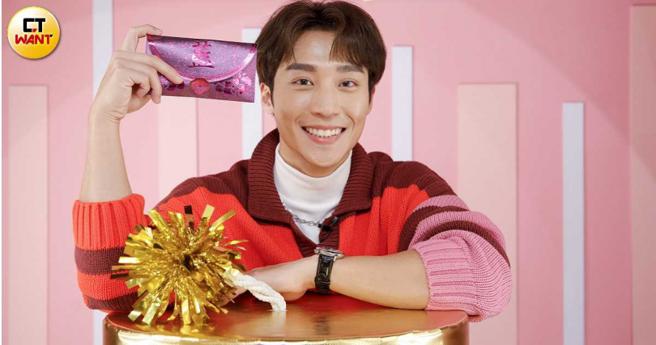 身為工作狂的卞慶華，疫情前曾慕名前往泰國拜白龍王，2022年成功買房。（圖／林士傑攝）