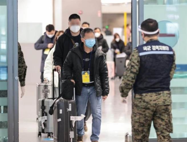 暫停對中國公民發放短期簽證，韓國延長措施至二月底。（澎湃新聞）