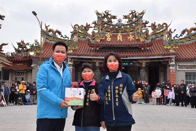 苗栗（火旁）龙25周年系列活动27日正式在头份市永贞宫登场。（谢明俊摄）