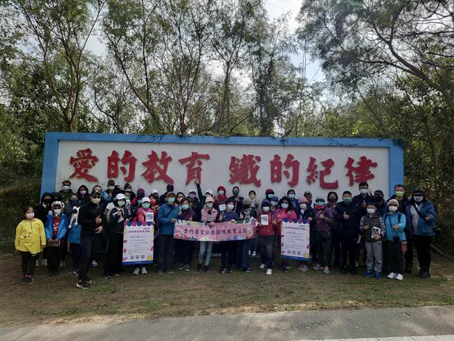 金門國家公園管理處今日辦理「烈嶼戰地秘境巡禮」，吸引民眾參與熱烈。(圖／金管處提供)