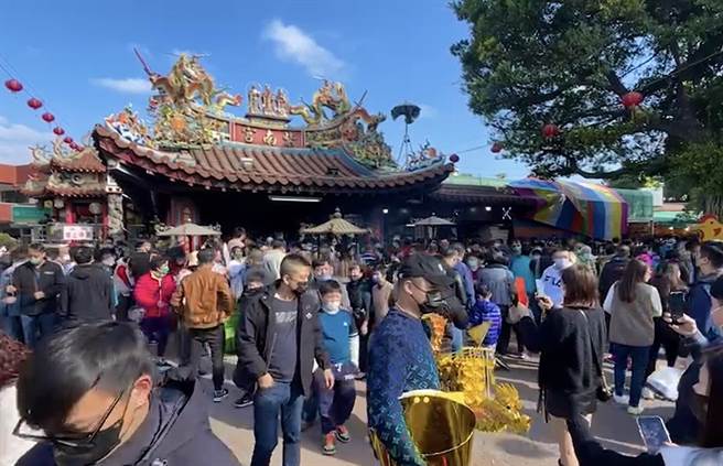 竹山紫南宫涌进超过10万人来参香祈福，大年初四起举行「捐血送钱母」活动。（民眾提供／杨静茹南投传真）