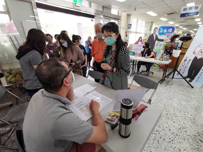有劳资争议想申诉要找谁，相信这是许多民眾心中疑问，彰化县政府今年起在溪湖、二林、员林等增设劳资争议调解据点，提供劳资谘询服务。（本报资料照片）