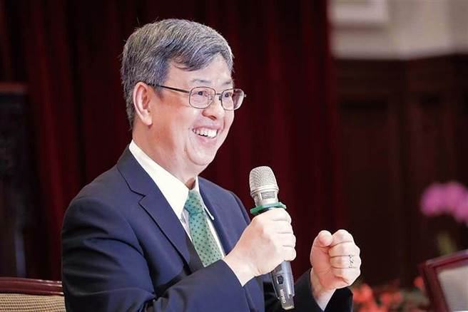 「温柔坚韧、继续向前！」准行政院长陈建仁28日在脸书公布了第二波新内阁的人员名单，同时更强调「用人唯才、适才适所」。（摘自陈建仁脸书）