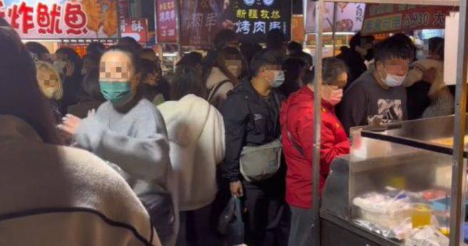 花园夜市爆衝突。（图／翻摄自爆料公社）