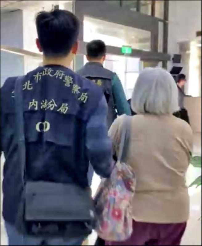  刑事局中打中心2020年逮获一团「不老车手」，14名成员平均年龄50岁，最大的65岁，其中又以女性居多。（图／翻摄画面）