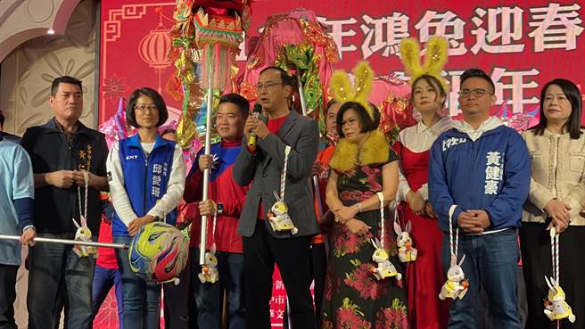 国民党主席朱立伦29日到台中参加新住民新春团拜，，针对内阁改组，他认为是没有亮点的看守性过渡内阁。(林欣仪摄)