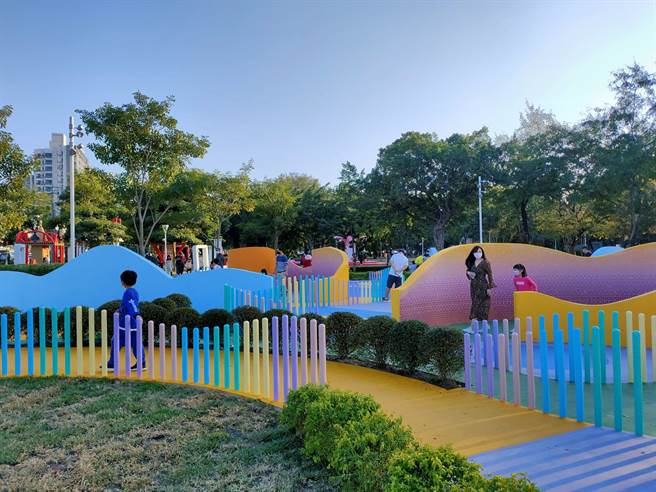 观光局团队于莲池潭东北侧打造专属儿童的森林公园与景观迷宫。（柯宗纬翻摄）