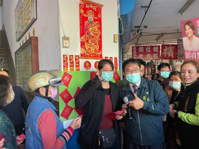 台南市政府經發局推出發送50元市場抵用券的快閃促銷模式，成功創造人氣與話題，今年將延續去年熱潮，預計發放2萬張抵用券。（台南市政府提供／張毓翎台南傳真）