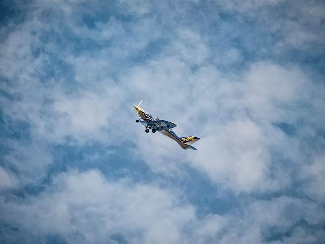 顺风飞行协会表示，因为演出飞场预约参观电话增加约5成，报名体验飞行也增加2成，来自北中南的游客都有。(吴建辉摄)