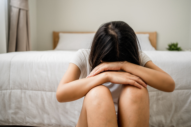 一名妈妈表示，家中不断飘散出难闻的鱼腥味，让她怀疑「凶手」是自己的女儿。（示意图／shutterstock）