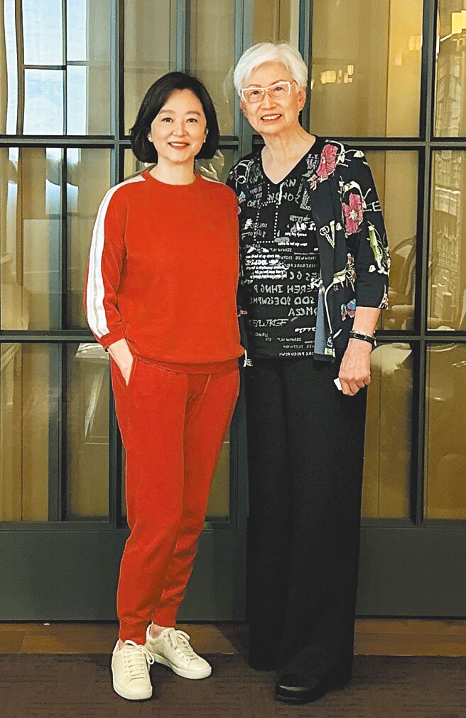 林青霞（左）和二姨感情深厚。（SWKit邓永杰摄、林青霞提供）