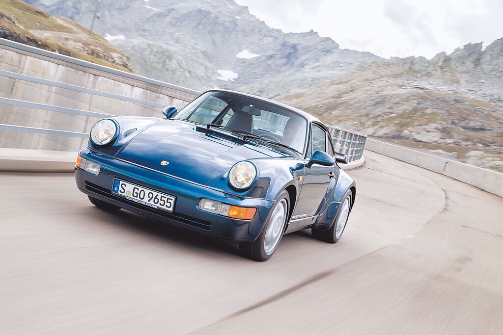 電影《絕地戰警》中的Porsche 911 Turbo（Type 964）。（保時捷提供）
