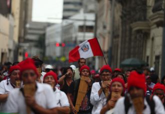 為化解街頭示威 秘魯總統促國會提前今年內選舉