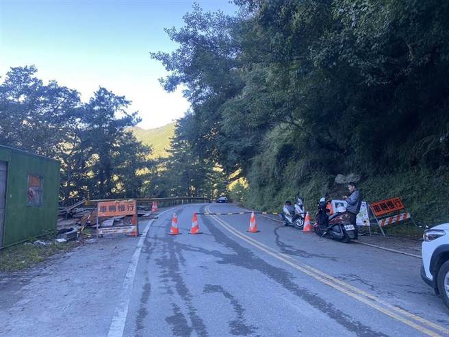 台8线中横公路关原灾害段即起恢復4个时段管制放行，开放时间为上午7时至8时、上午10时放行1次、中午12时至下午1时及下午3时；图为金马隧道东端段管制哨。（罗亦晽摄）