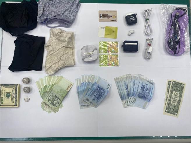 警方起获赃物。（警方提供）