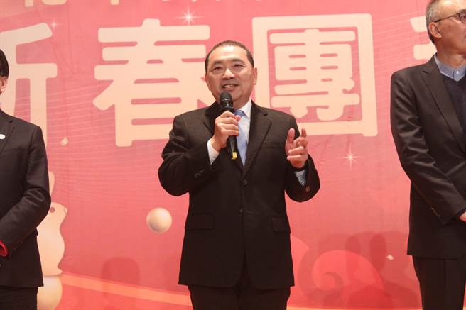 新北市政府在市府大礼堂举办新春团拜，新北市长侯友宜期待市府团队兔年以民为天，以快速敏捷精神，回应民意需求。（陈慰慈摄）