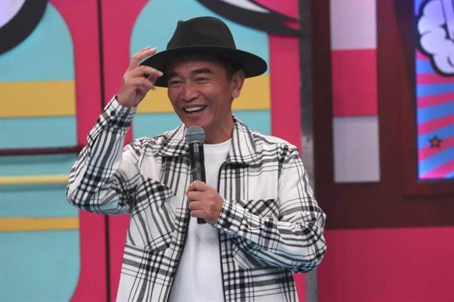 吴宗宪夸儿子鹿希派机灵。（中天综合台提供）