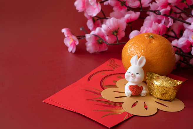 塔罗牌老师艾菲尔在脸书上分享，水瓶座、双子座、天秤座2023年的整体运势。（示意图／Shutterstock）