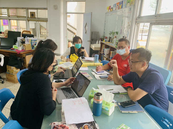 澎湖县西屿乡合横国小社群互动。(照片/教育部提供)