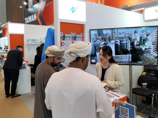 阿拉伯医疗展现场分为9个展示区块，台湾馆分2个展区展出，参展的都是台湾相当优秀的厂商跟业者，希望能扩大争取全球医疗市场及穆斯林世界的庞大商机。（台湾观光医疗发展协会提供／潘虹恩台中传真）