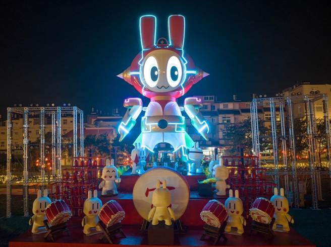 2023桃园灯会杨梅富冈登场交通管制请用路人留意。(吕筱蝉摄)