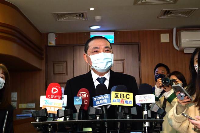 侯友宜表示环状线的交接是循序渐进。（王扬杰摄）