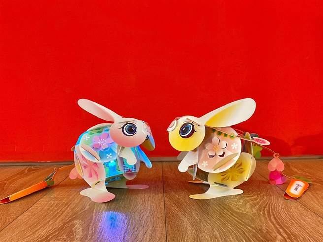 2023桃園燈會明天即將在楊梅區富岡開展，市府今年準備24.5萬個幸福兔小提燈要發送給民眾。（桃園市政府觀旅局提供／陳夢茹桃園傳真）