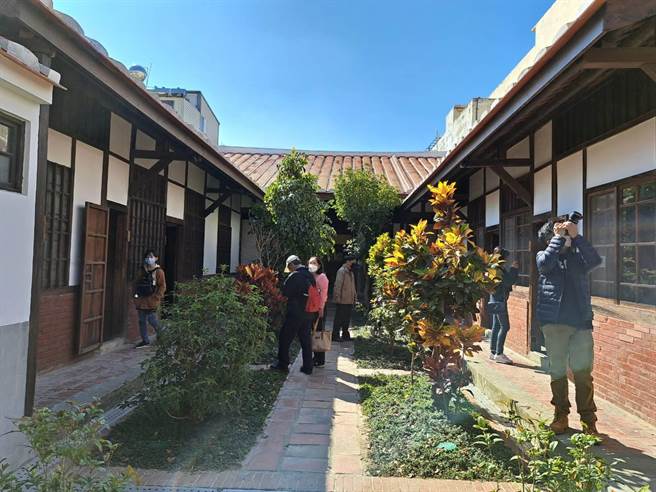 嘉义县定古蹟，新港乡「培桂堂─林开泰诊疗所旧宅」过年期间吸引不少民眾前往参观，访客日可达到800多人。（培桂堂提供∕吕妍庭嘉义传真）