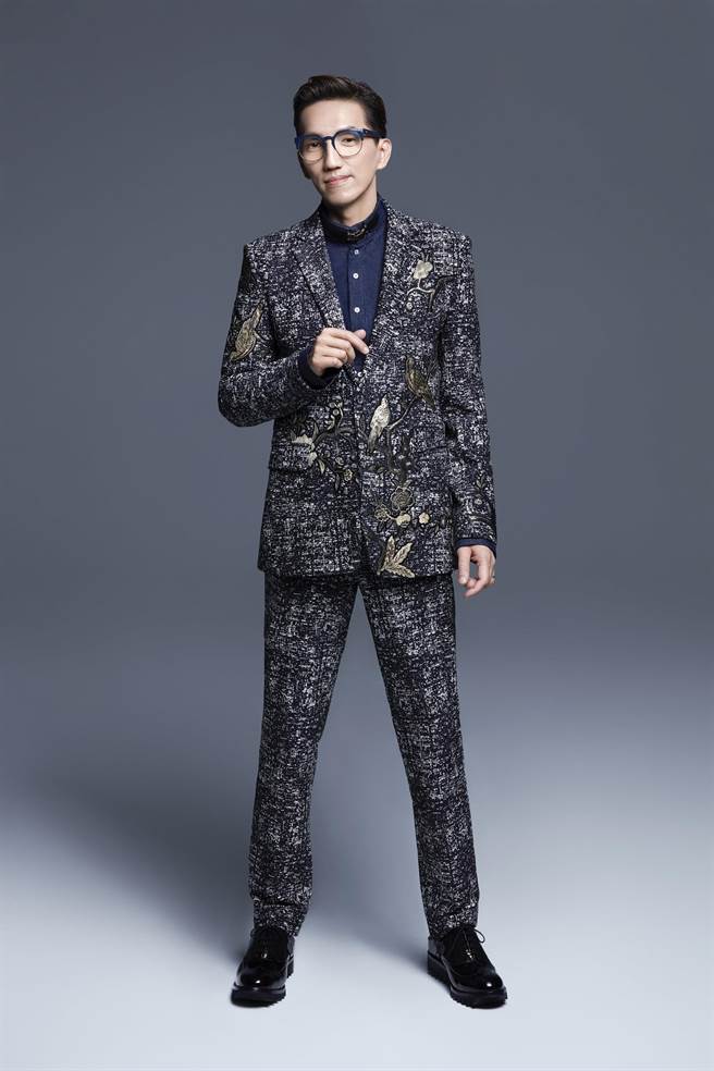 林志炫升格当林老师，宣布成立「林志炫的歌唱魔法教室」。（喜马拉雅提供）