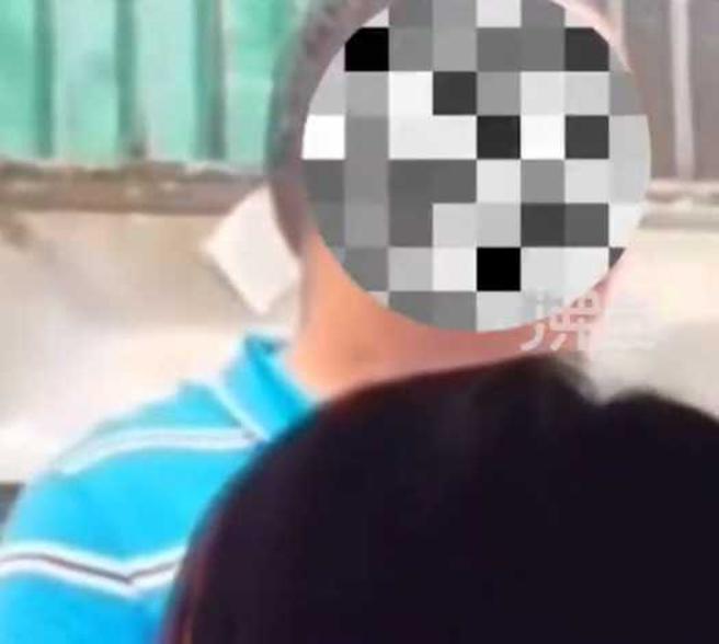 董姓村民声称游客经过自家土地，影响到他的生活。（图／翻摄自微博）