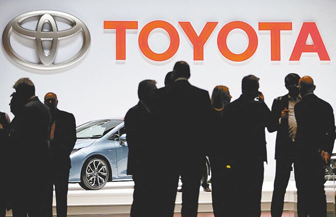 丰田汽车去年全球销量达1,050万辆，将劲敌德国福斯远远甩在后头。图／路透