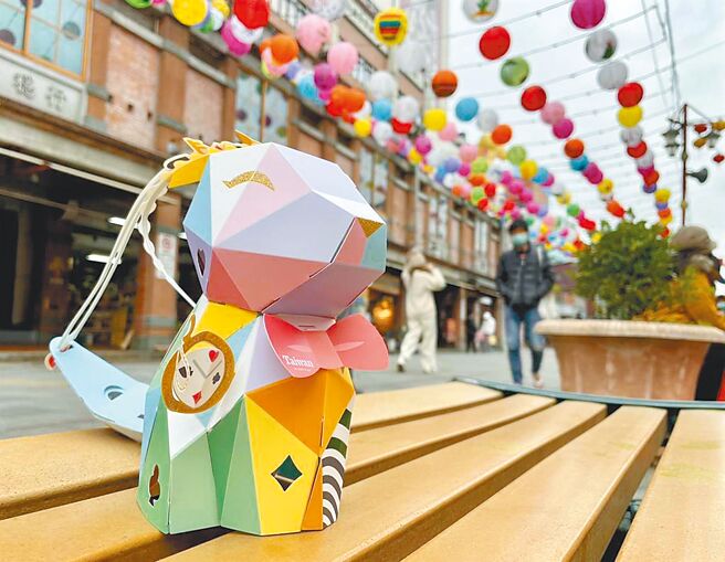 2023台湾灯会小提灯「大展虹兔」将于2月4日至6日每日下午3时于主展区及12行政灯区发放，预计发放8万盏。（台北市政府提供／陈薏云台北传真）
