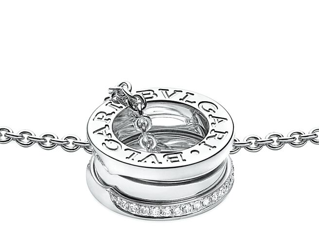 宝格丽B.zero1 New Wave系列白K金项炼，16万7500元 。（BVLGARI提供）