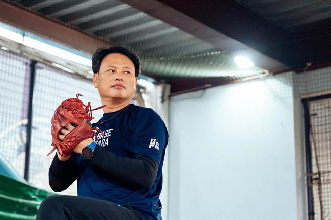 「未来棒球博览会」大帅曹竣崵将与新北禾联棒球队、二重国中棒球队透过运科仪器一较高下，势必精彩可期。(黄敬文翻摄)