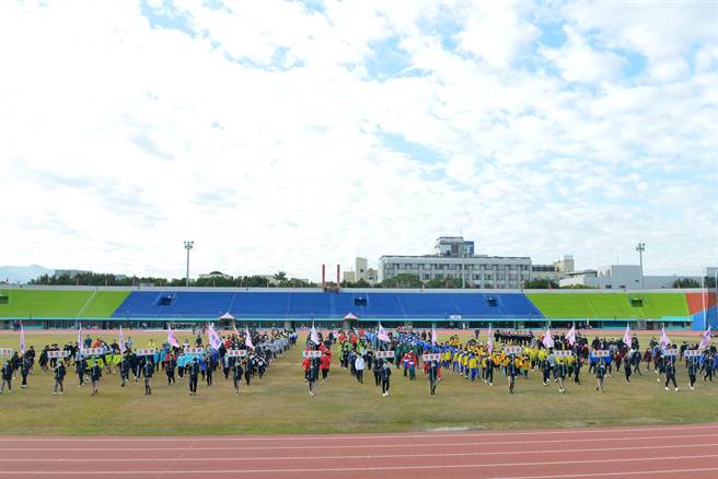 选手们进场。（苗栗县政府提供／李京升苗栗传真）