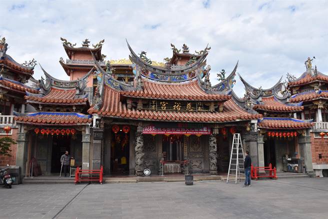 竹南镇中港慈裕宫元宵节歷史传统活动炸邯郸今年照常举行。（谢明俊摄）