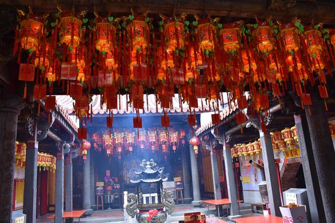 竹南镇中港慈裕宫元宵节歷史传统活动炸邯郸今年照常举行。（谢明俊摄）