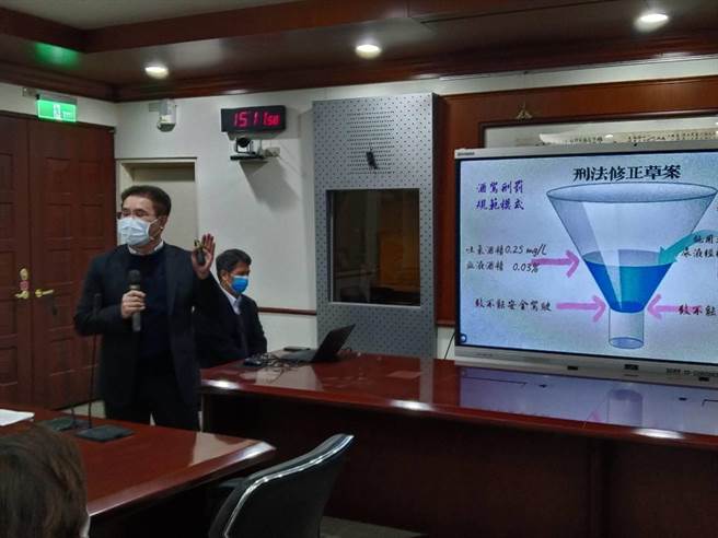 法务部检察司长黄谋信（陈志贤摄）