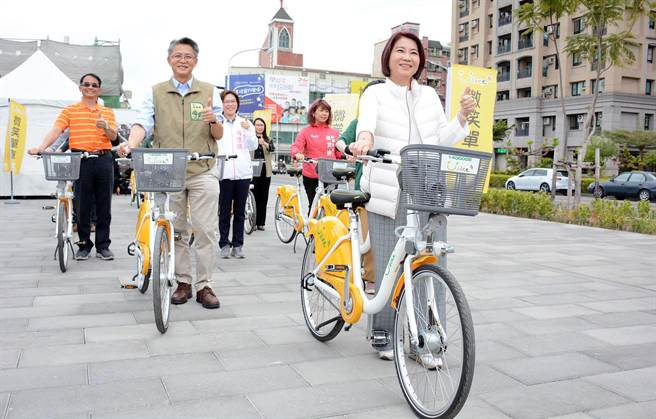 屏东公共自行车YouBike2.0正式启用，将完善公共运输最后一哩路。（林和生摄）