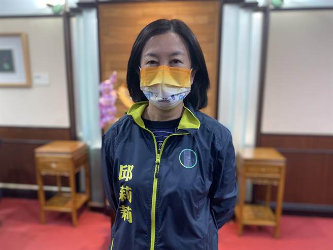 民进党中执会今建请将台南正副议长都停权移送中评会，邱莉莉下午强调尊重党中央。(曹婷婷摄)