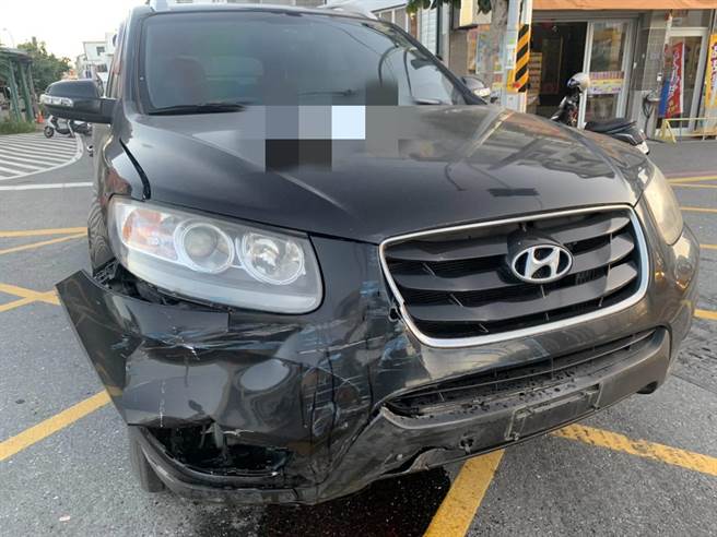 台东市丰荣路与永福路口31日下午发生交通事故。（台东县警局提供／蔡旻妤台东传真）