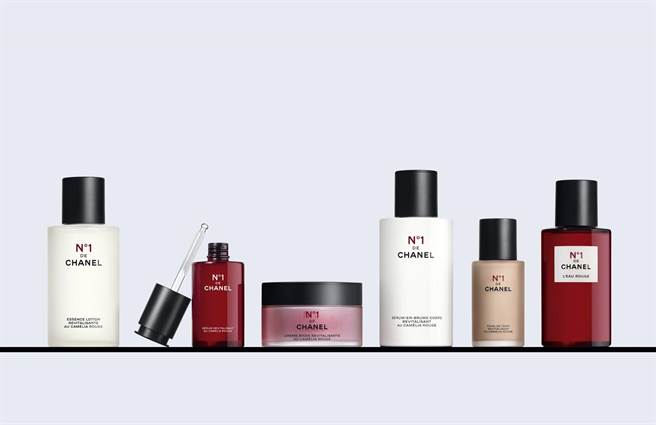 香奈儿1号红色山茶花系列。（CHANEL提供）