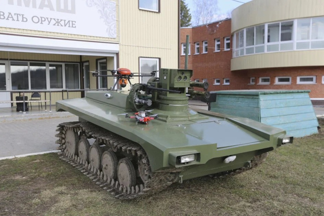 俄羅斯預備將安裝反坦克飛彈的無人車派到戰場上，號稱無人戰鬥機器人。(圖/Jane's)