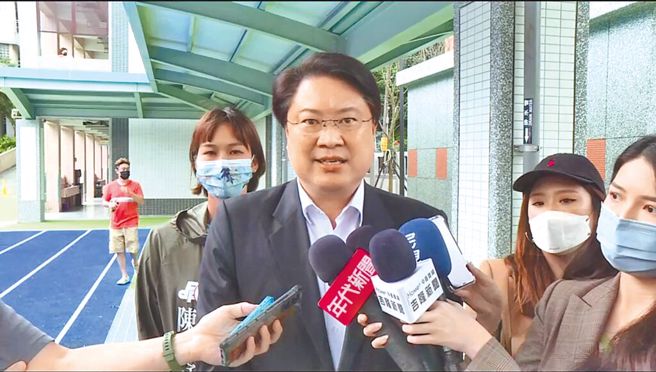 林右昌(中)被形容为《灌篮高手》中的宫城良田，令不少网民傻眼。（中时资料照／张志康摄）